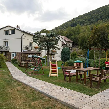 Horsky Sustiak Penzión pre hostí 3*